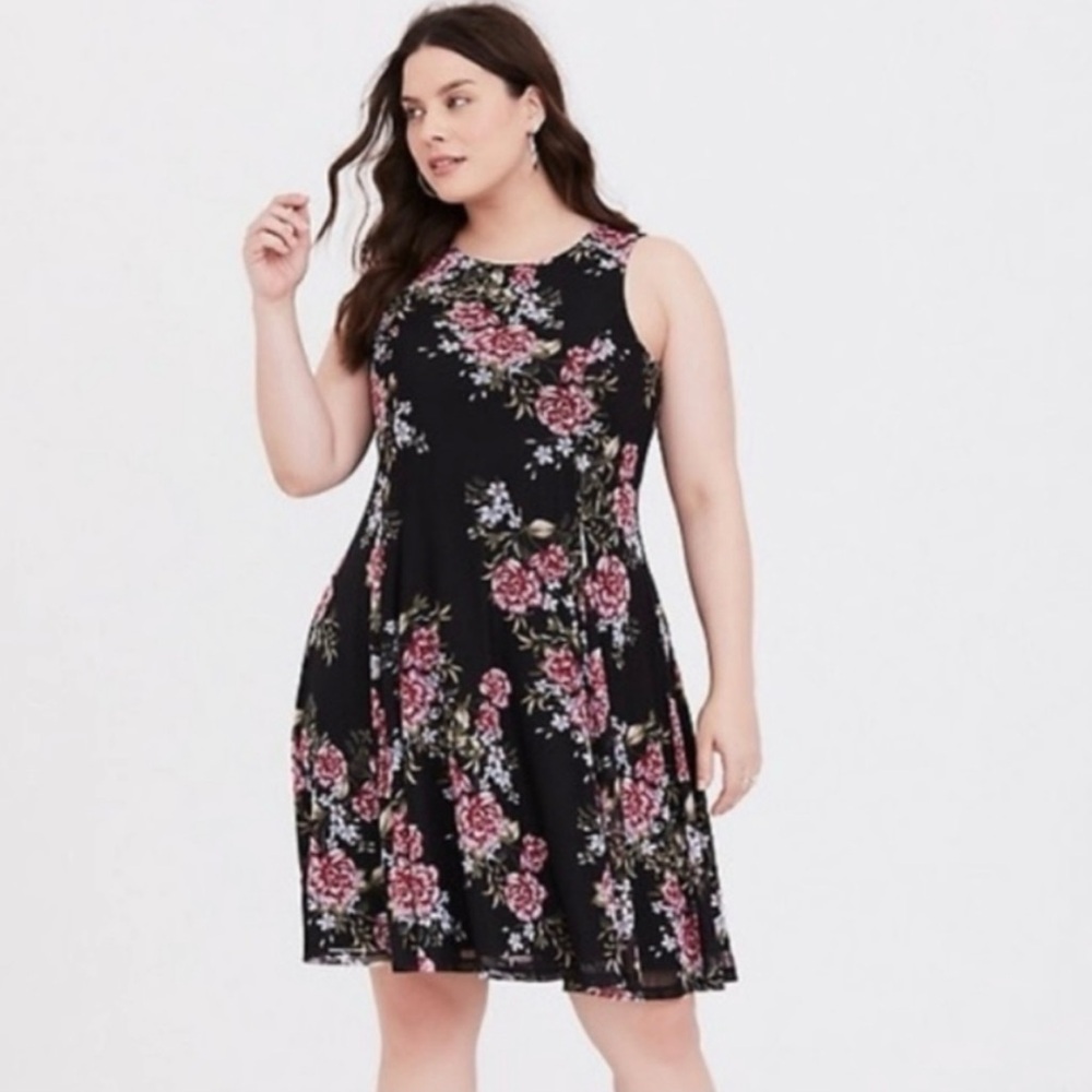 Torrid Floral Mesh Lined Dress, size 1